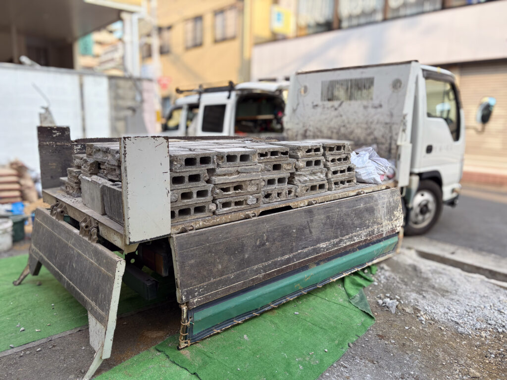 京都の外構施工レポート　ブロック解体後の処理