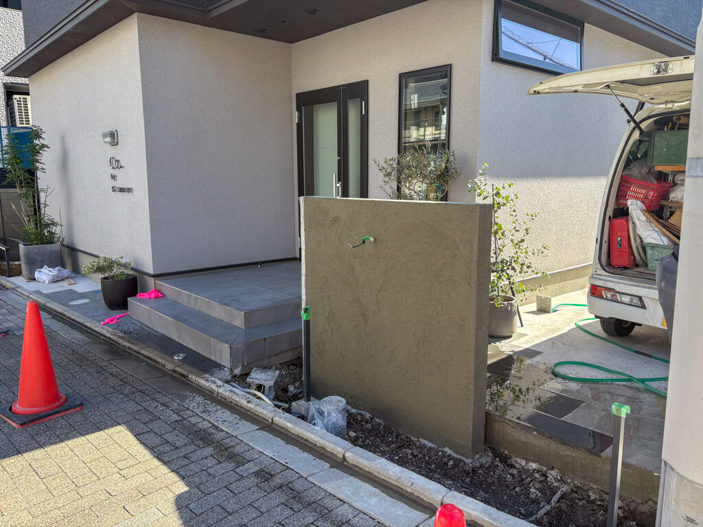 京都のおすすめ業者 ホリーガーデンの門塀の作り方