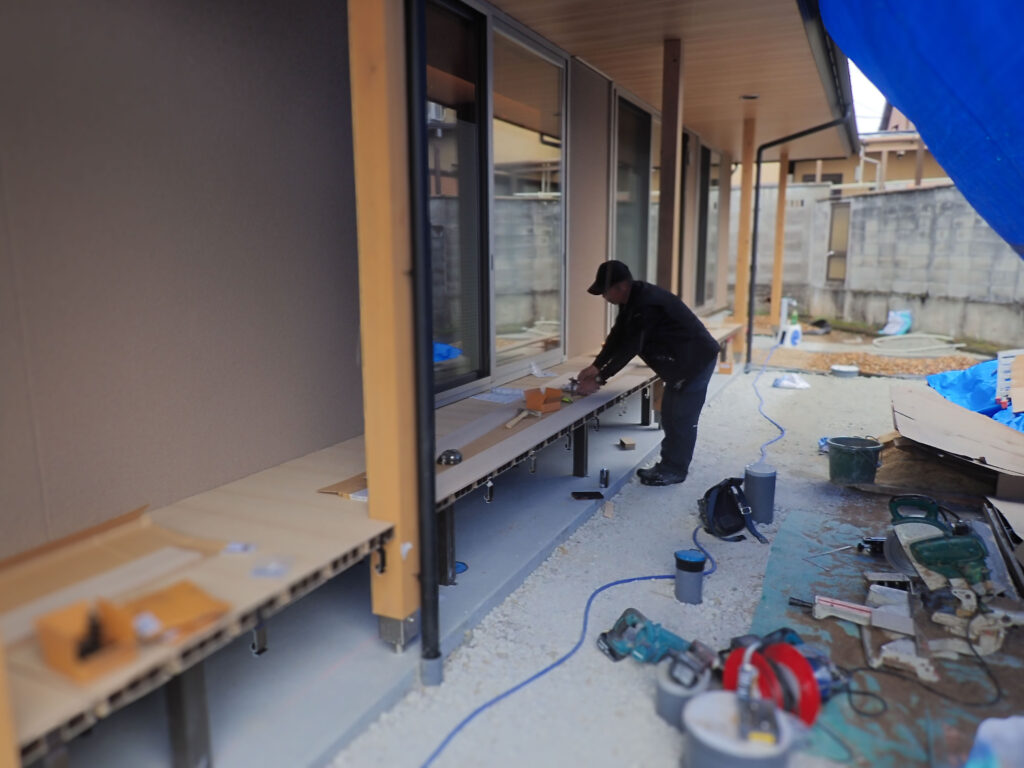 京都の外構デザイン会社ホリーガーデンの施工ブログ「ウッドデッキの施工」